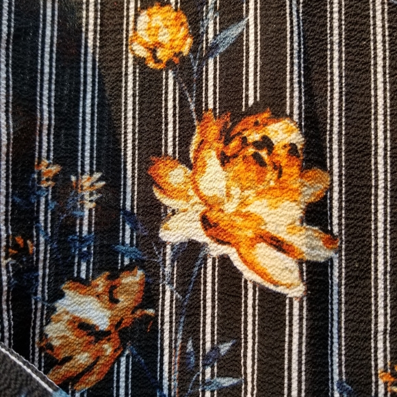 Short, Classy Dress - Picture 3 of 7